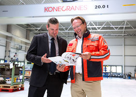 Konecranes expert and customer