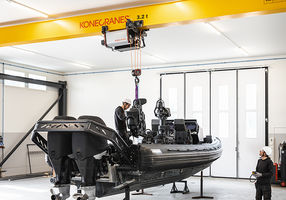 Operator using Konecranes S-series crane